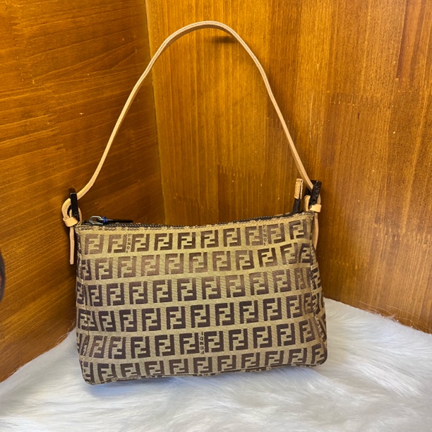 95新 FENDI/芬迪 芬迪棕花单肩包