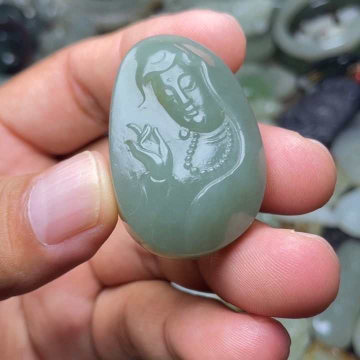 颈饰未镶嵌和田玉