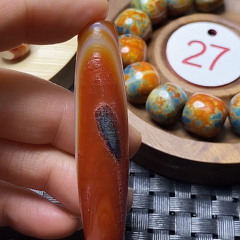 未镶嵌颈饰玛瑙/玉髓沙****?