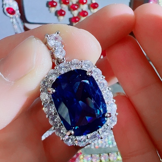 红宝石颈饰未镶嵌