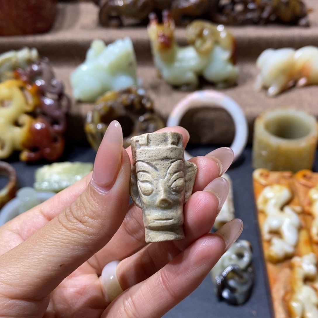 玩***事和田玉未镶嵌挂件