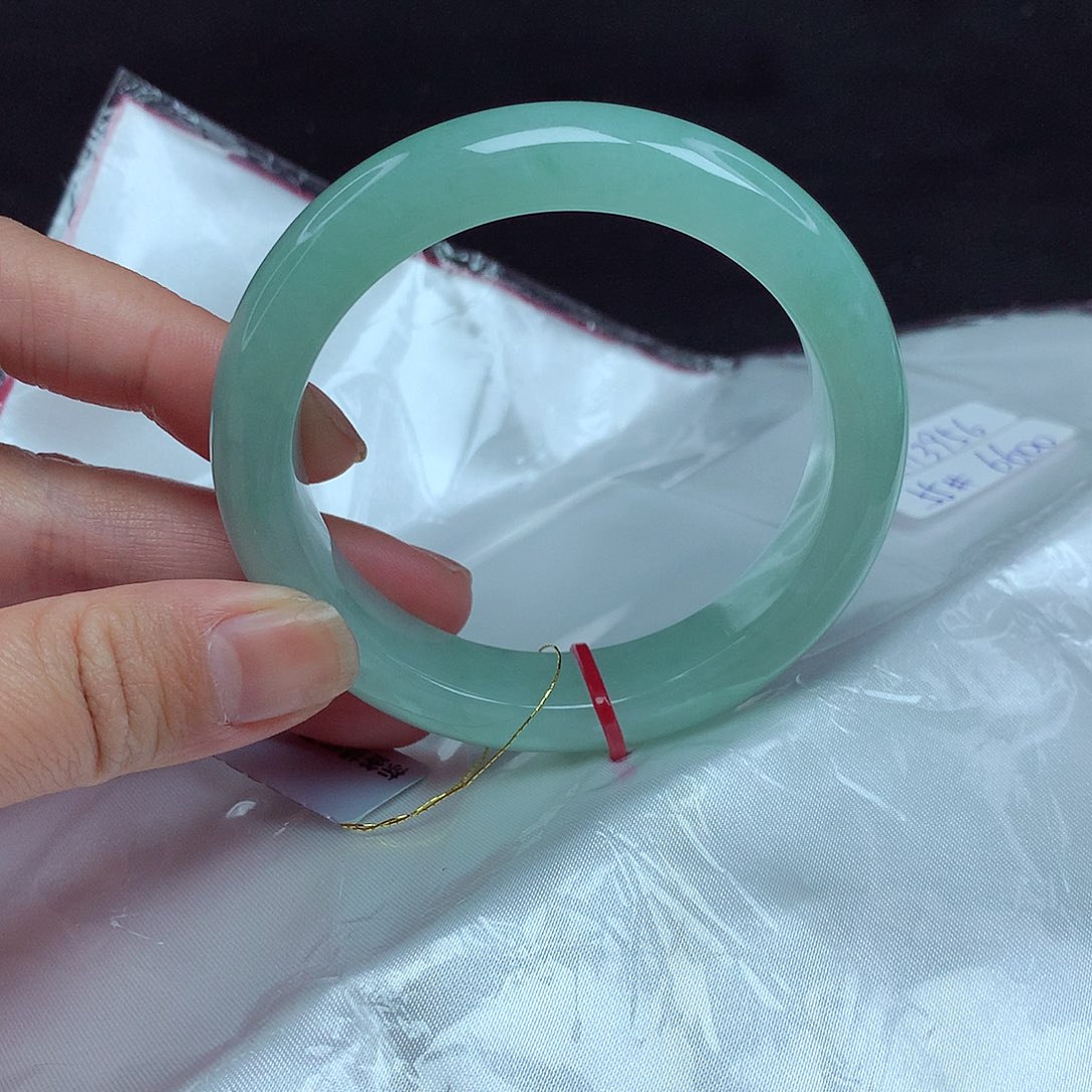 翡翠手镯未镶嵌55圈956