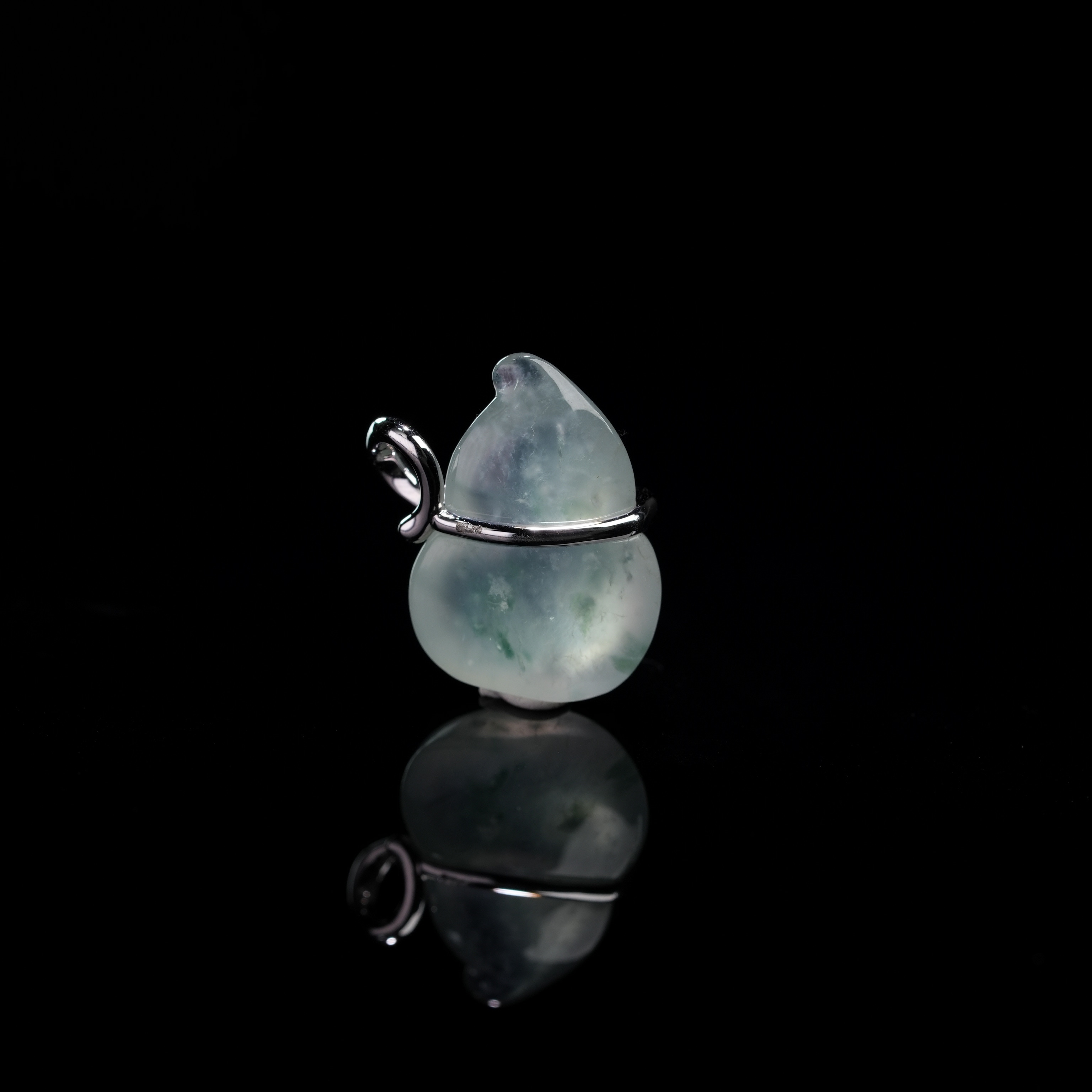 YQR035  翡翠冰飘花葫芦吊坠