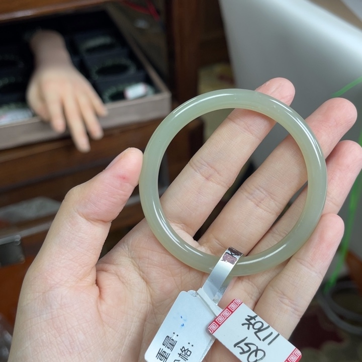 和田玉未镶嵌手镯51