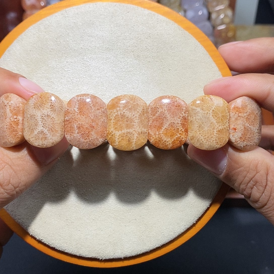硅化珊瑚（珊瑚玉）手串未镶嵌闪电纹57