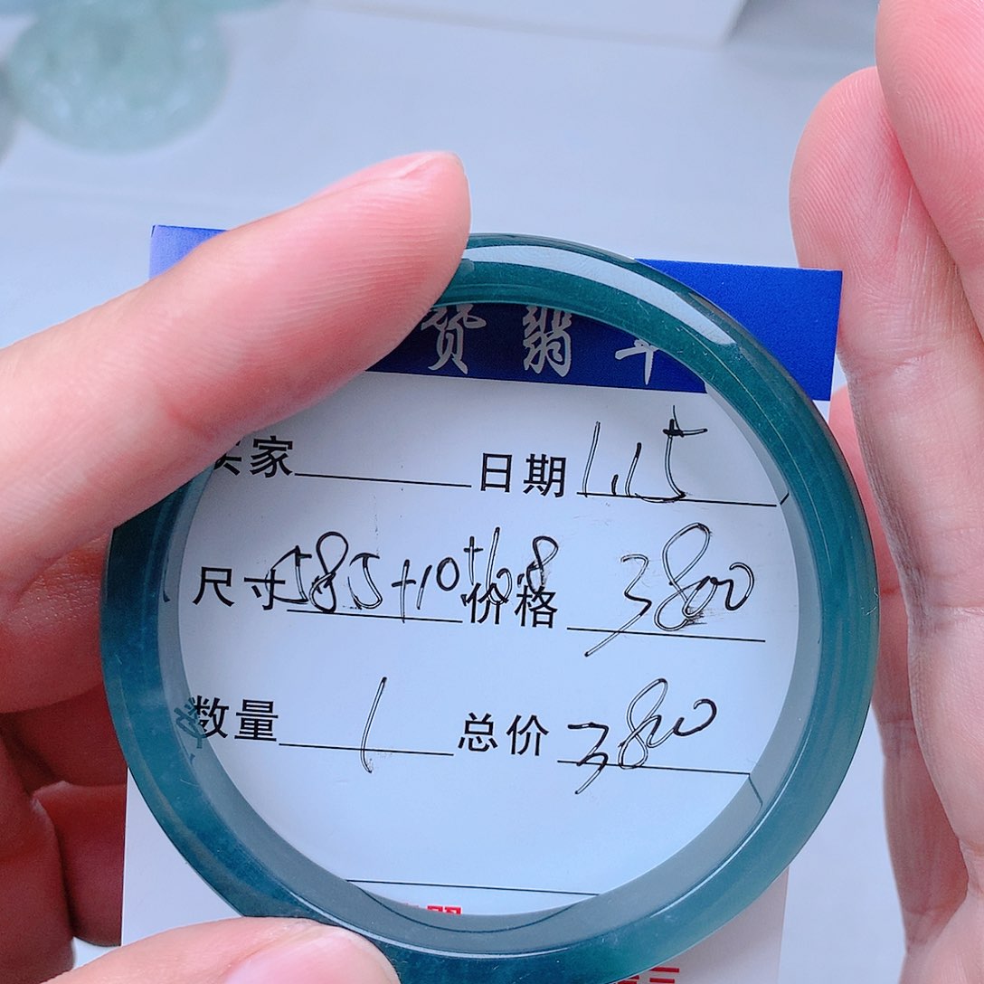 翡翠手镯未镶嵌多样性