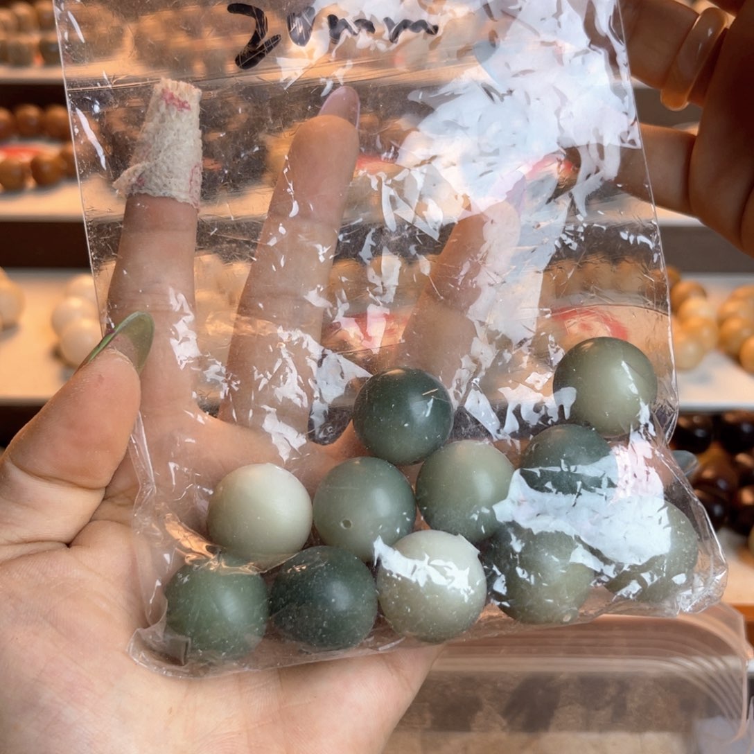 ༴***雨吊坠菩提根/象牙果