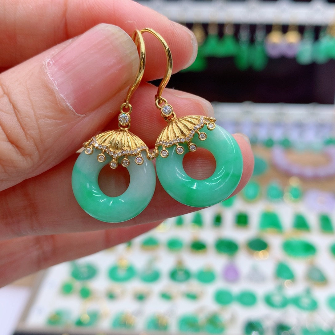 翡翠18K金镶嵌耳饰