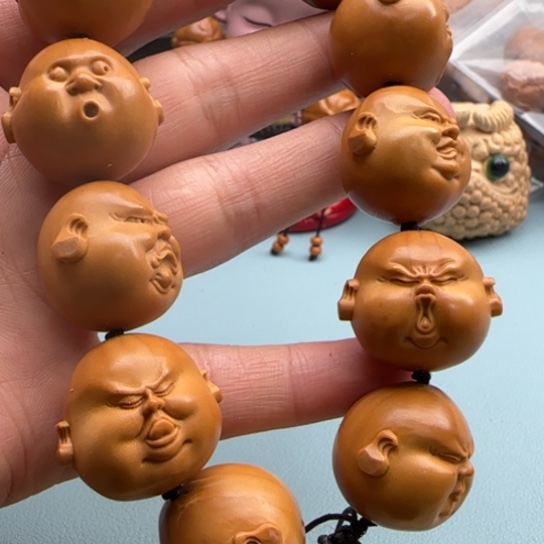 橄榄核手串雕刻工艺