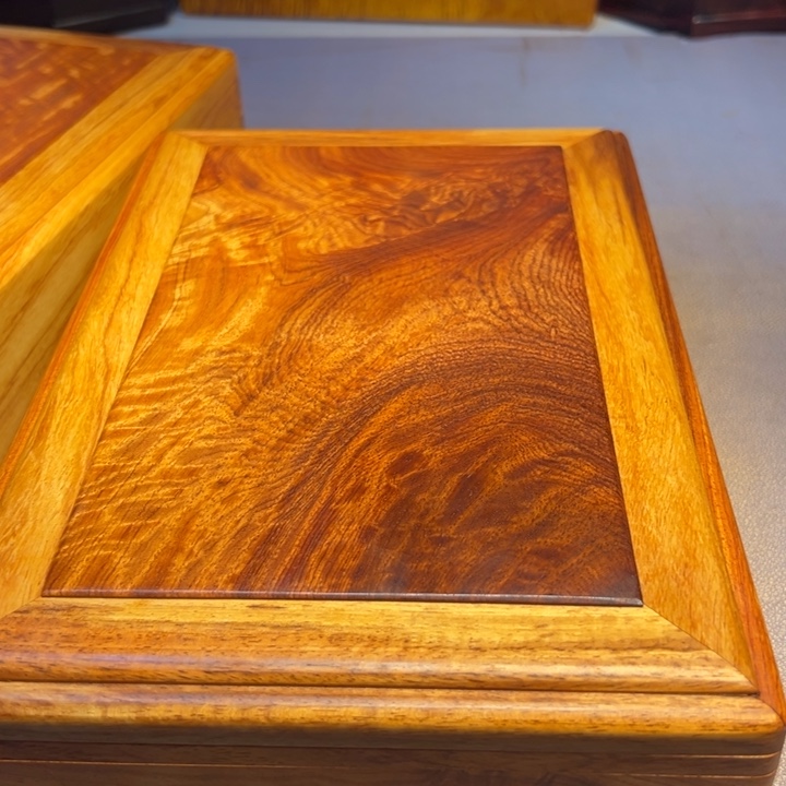 江***枫机关盒。             