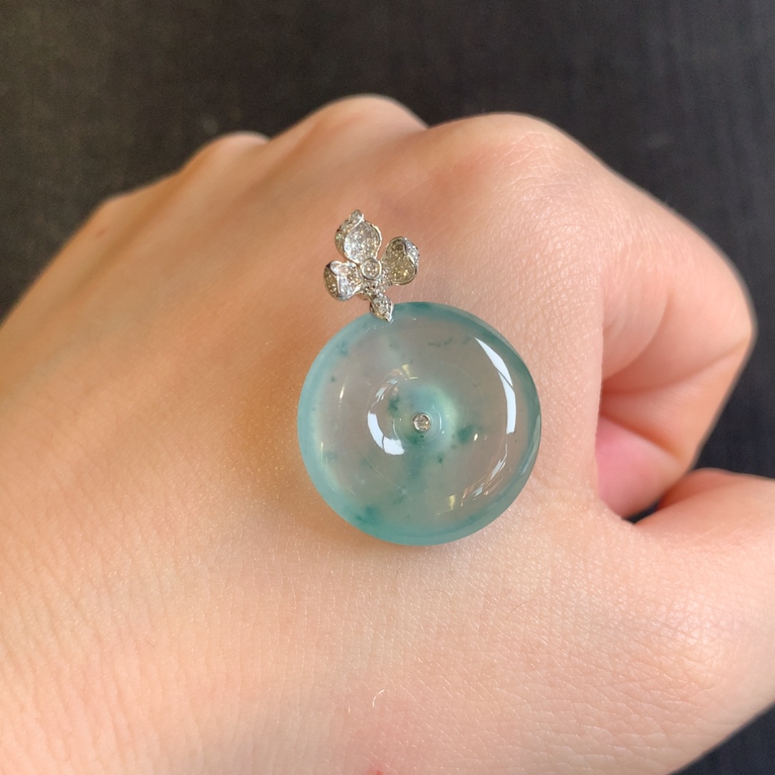 翡翠颈饰18K金镶嵌天然翡翠