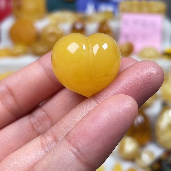 裸石蜜蜡未镶嵌立体屁桃