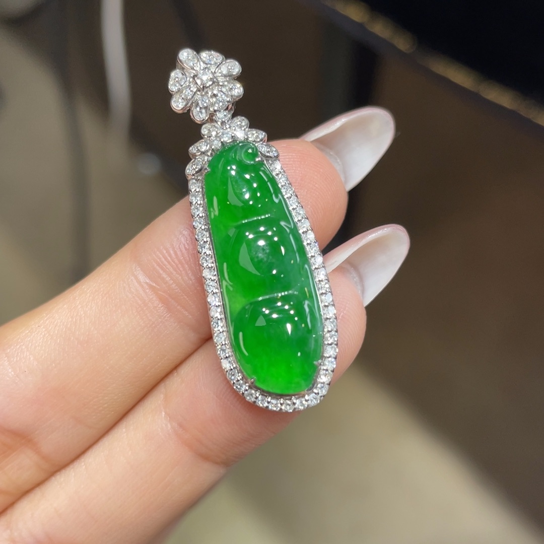 翡翠颈饰18K金镶嵌天然缅甸翡翠a货