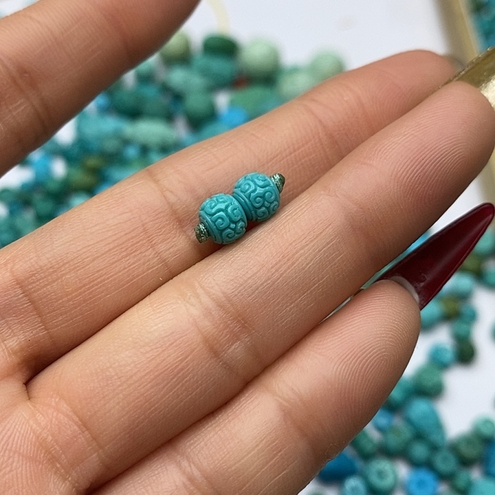 绿松石未镶嵌珠宝奇石