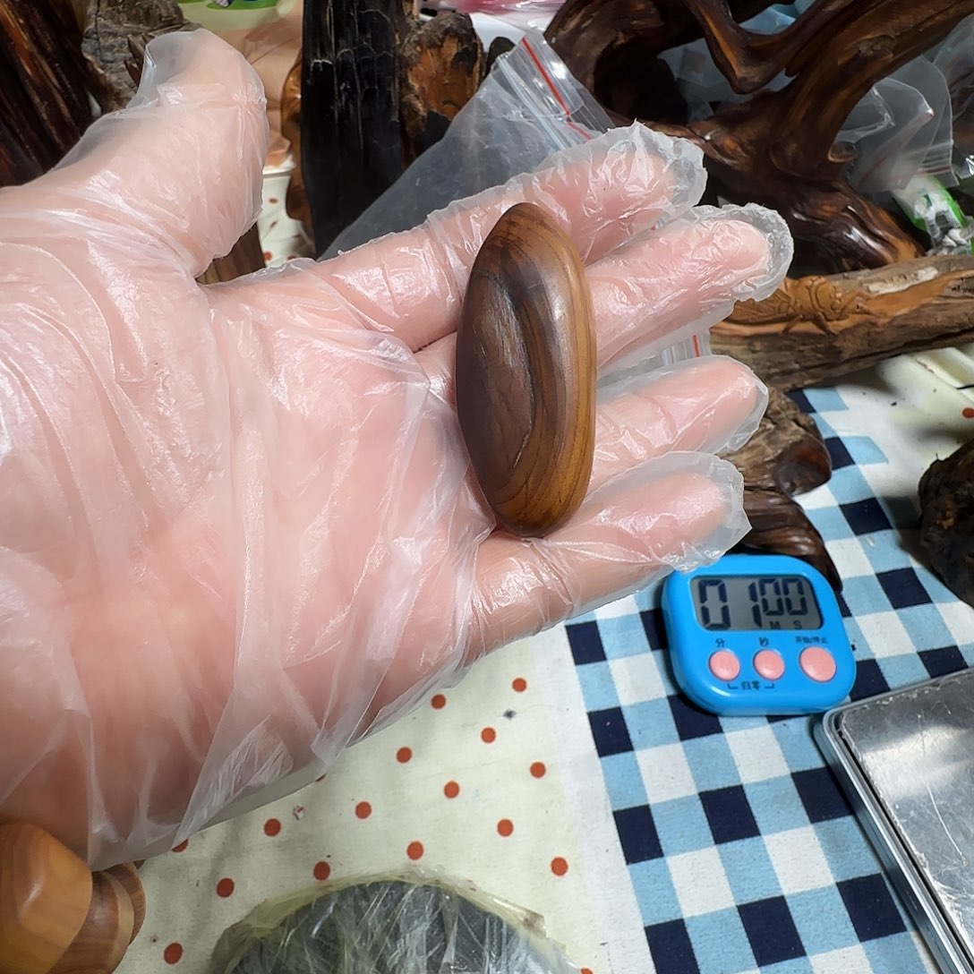 Y***璐柏木（崖柏）太行崖柏陈化雷击小吊坠