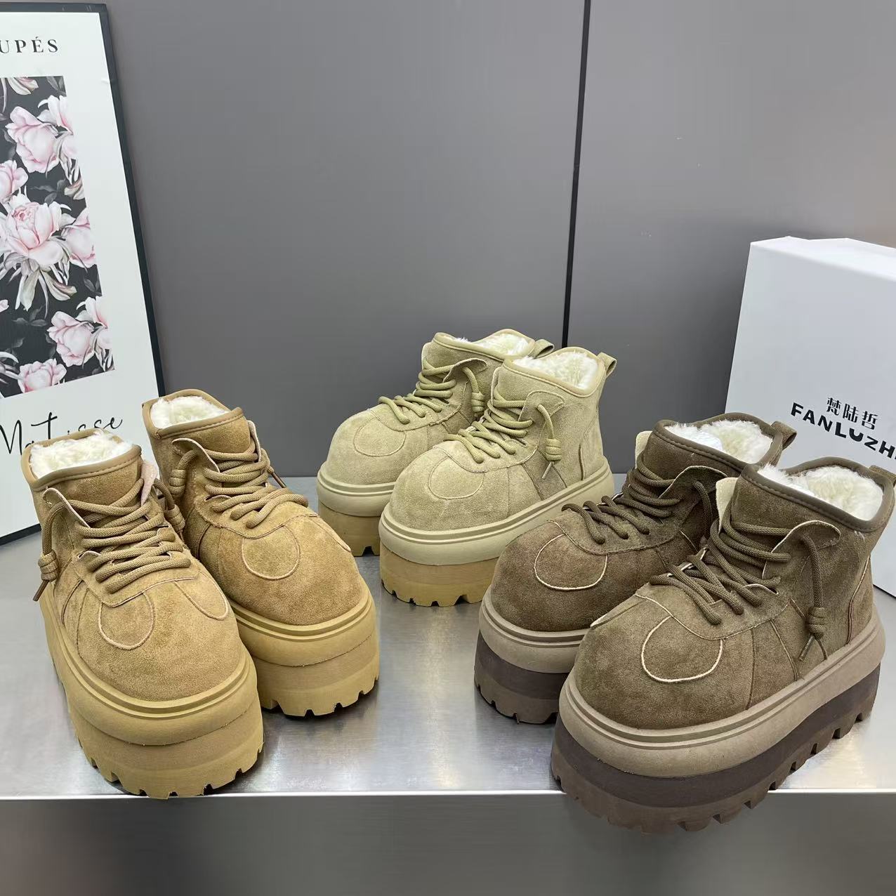 欧货大头丑萌厚底雪地靴女2025冬新款磨砂绒面包短靴卡皮巴拉棉鞋