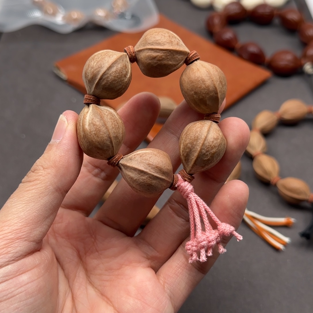 手串橄榄核1.9✖️2.4手捻