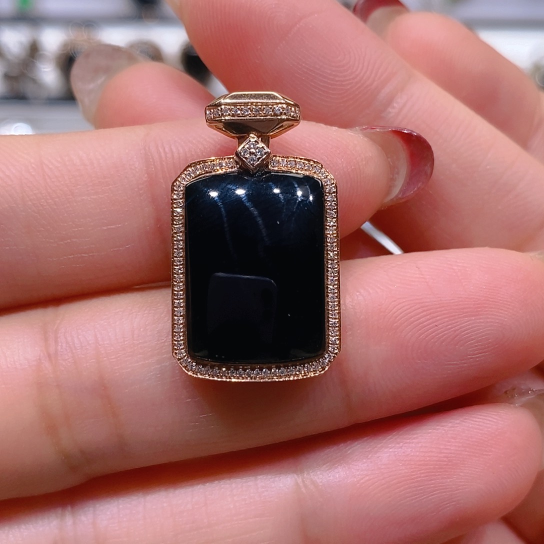 翡翠颈饰18K金镶嵌吊坠