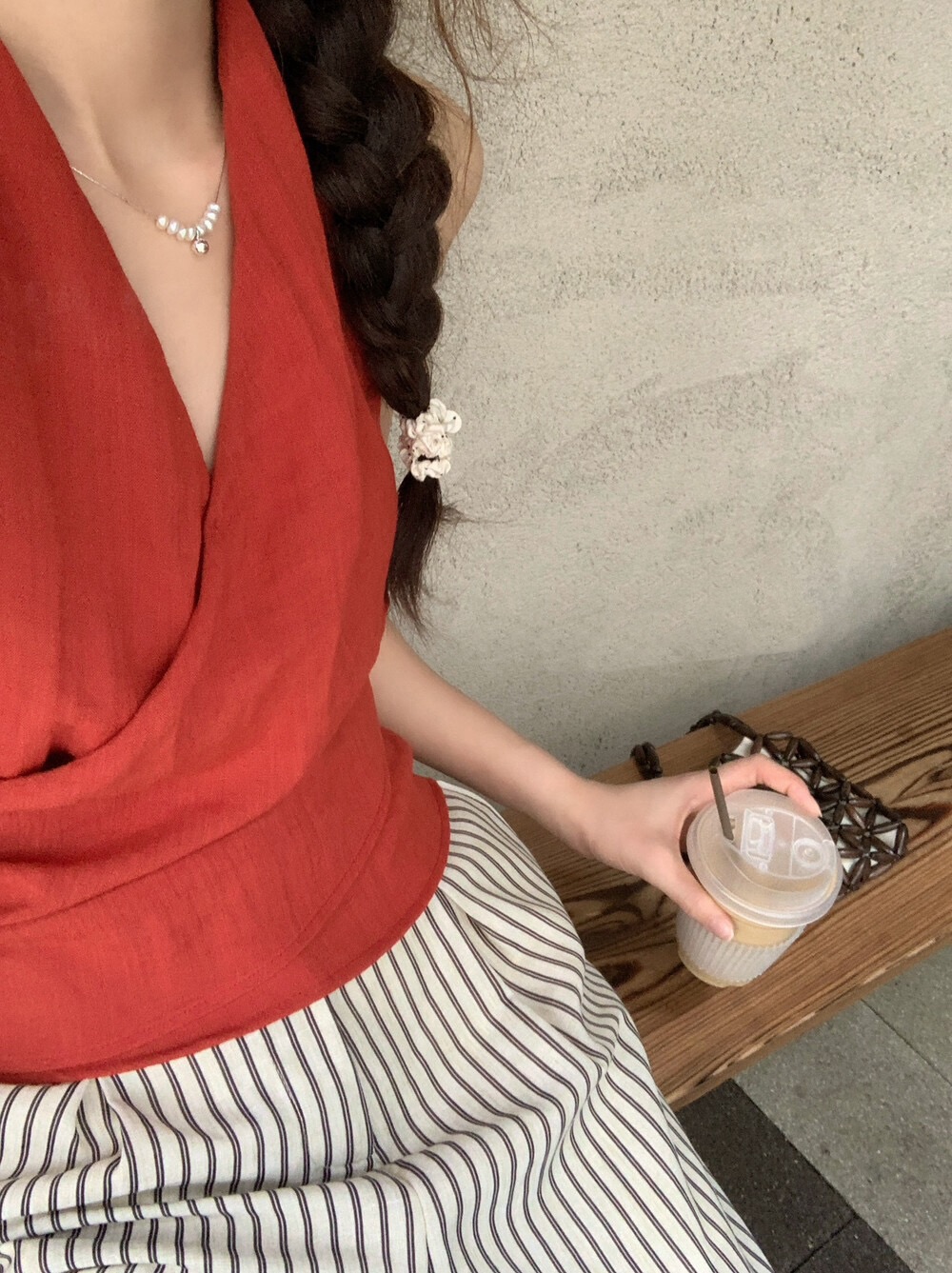 简约舒适慵懒风纯欲轻熟背心吊带韩版酒红色休闲纯欲慵懒风女装