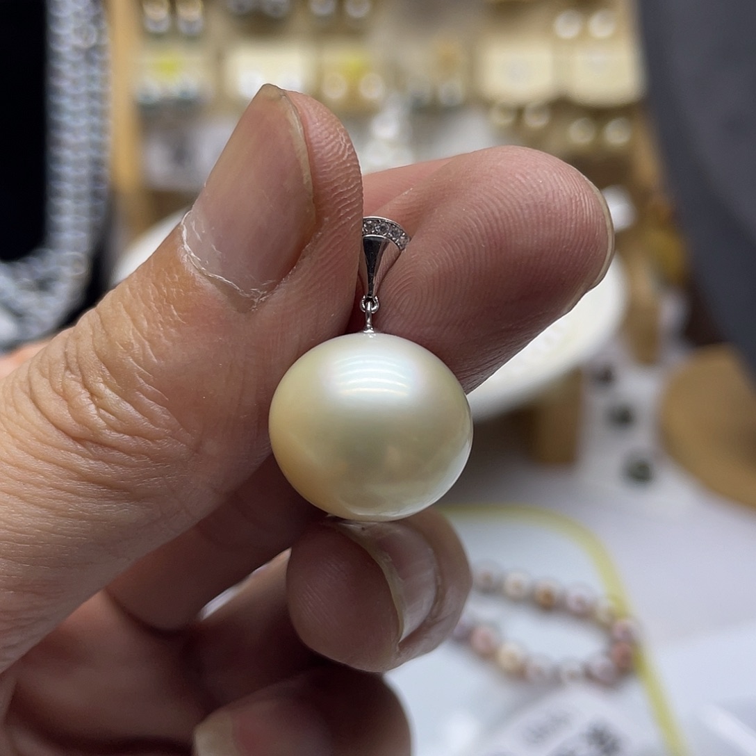 海水珍珠18K金镶嵌颈饰