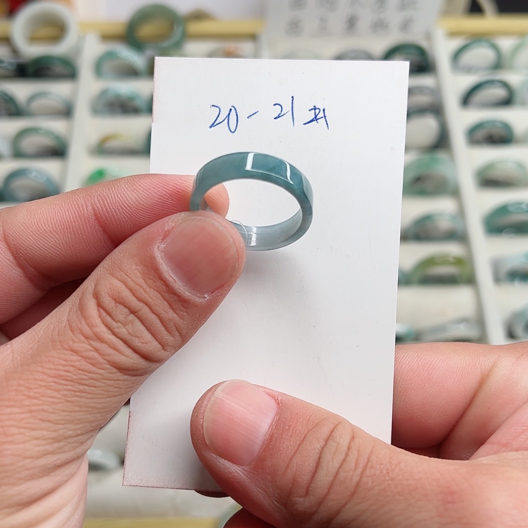 翡翠戒指未镶嵌翡翠