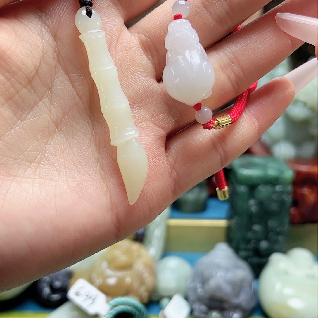 和田玉颈饰未镶嵌