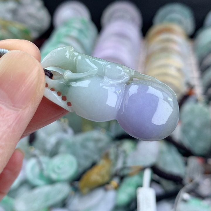 翡翠颈饰未镶嵌吊坠