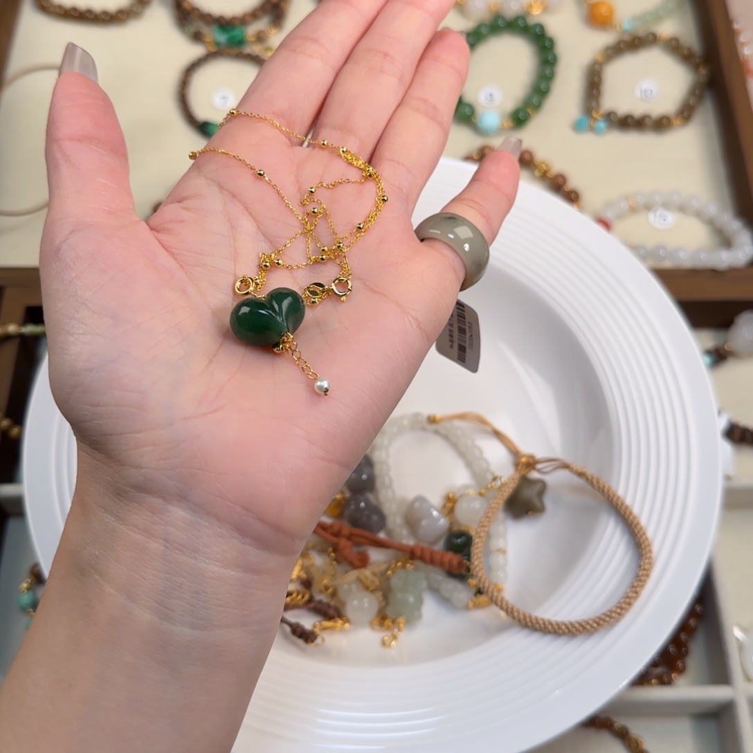 ****铁和田玉（糖玉）未镶嵌手链