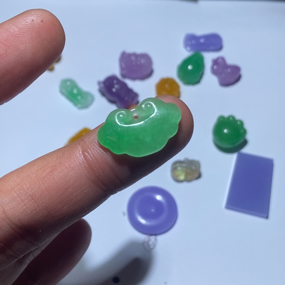 翡翠未镶嵌颈饰吊坠