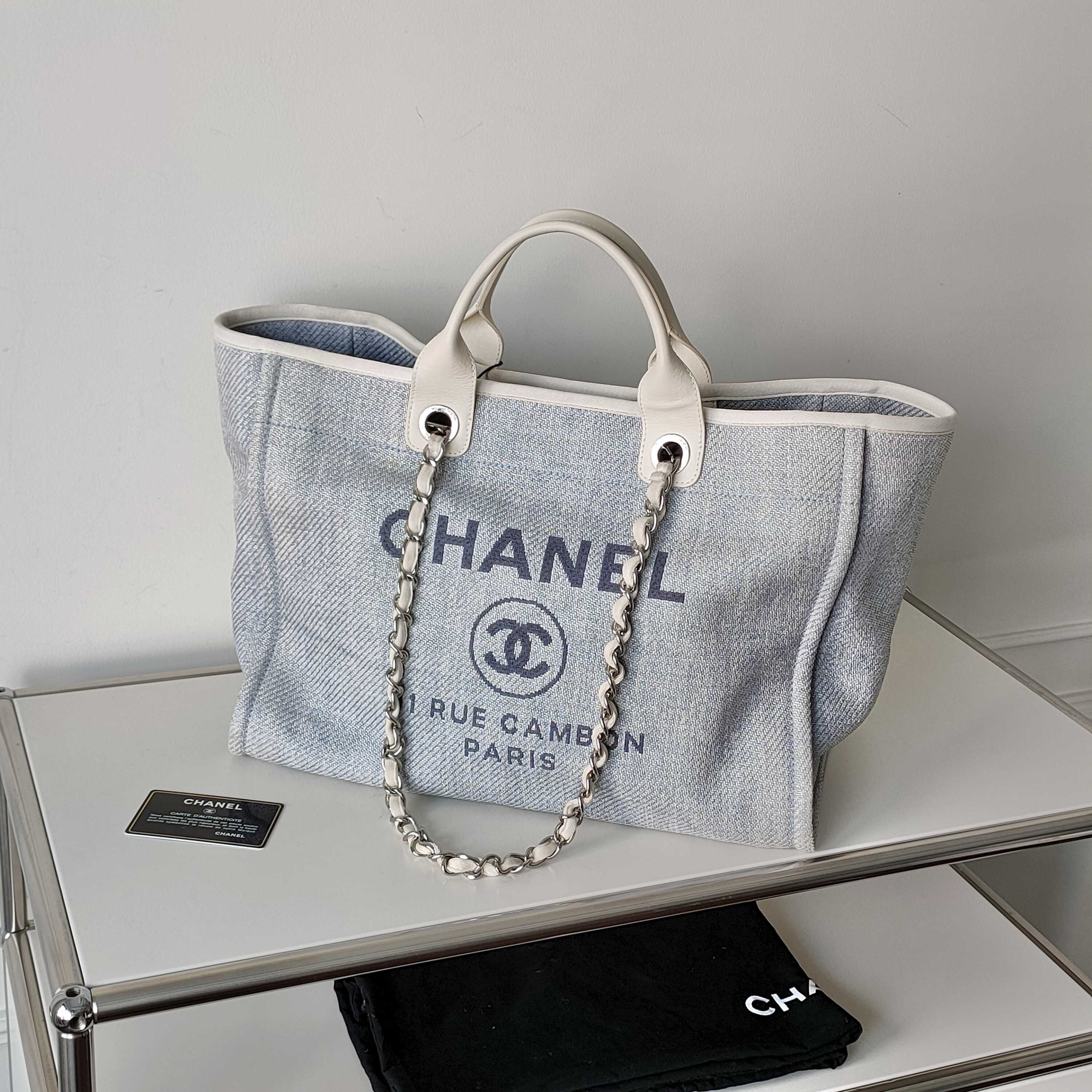 95新 Chanel/香奈儿 Azul-象牙白淡蓝色帆布手柄沙滩包39760