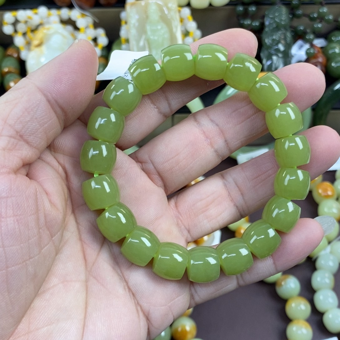 美***辰透闪石质玉未镶嵌手链