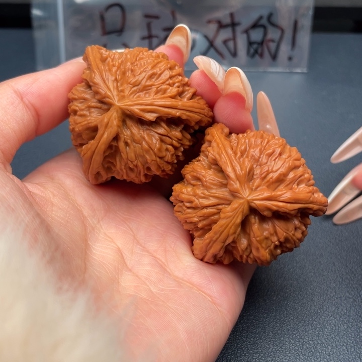 金***侯吊坠文玩核桃白狮子