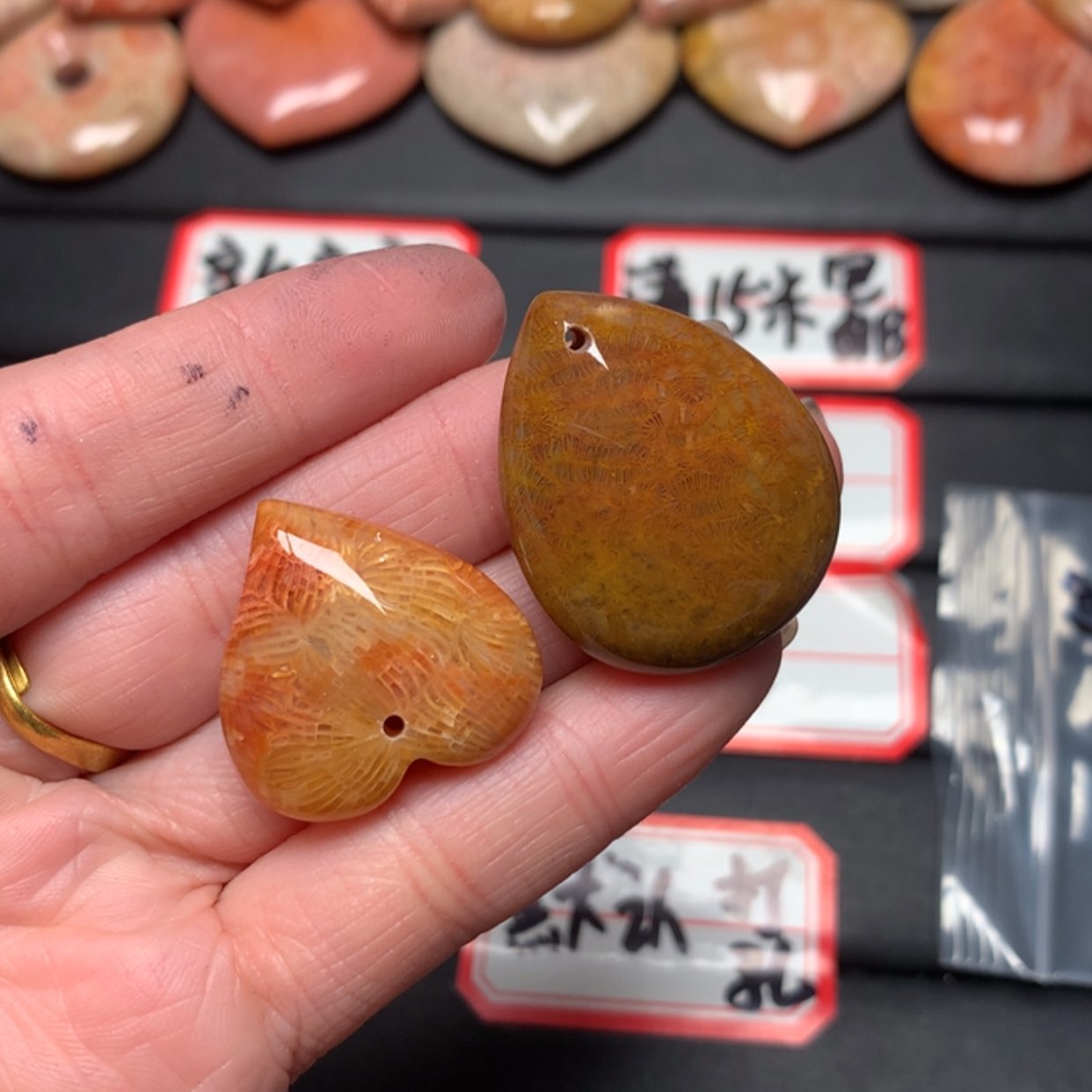 【闪购商品】硅化玉颈饰未镶嵌桃**子