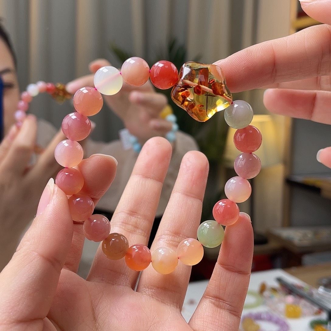 琥珀裸石未镶嵌琥珀手串