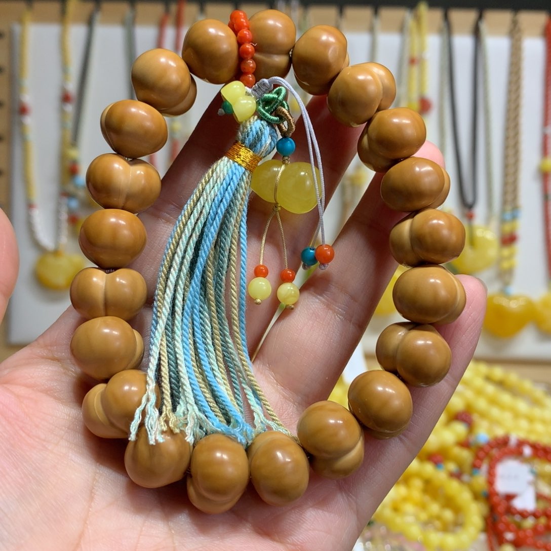 蜜蜡未镶嵌裸石14-15mm