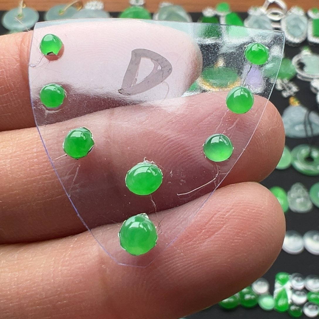 翡翠颈饰未镶嵌蛋4.2