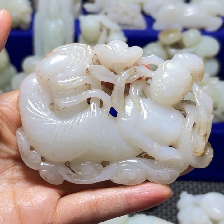 张***利和田玉（糖玉）未镶嵌颈饰