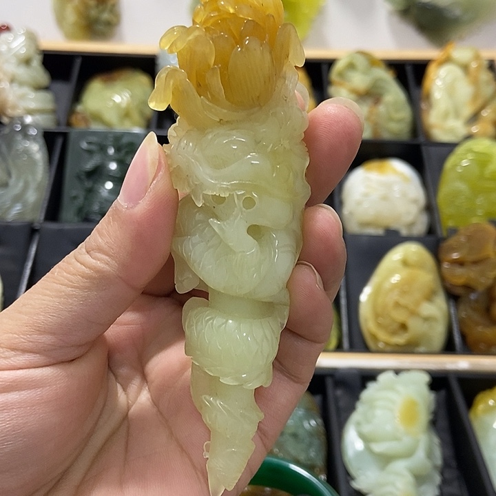 蛇纹石玉未镶嵌挂件