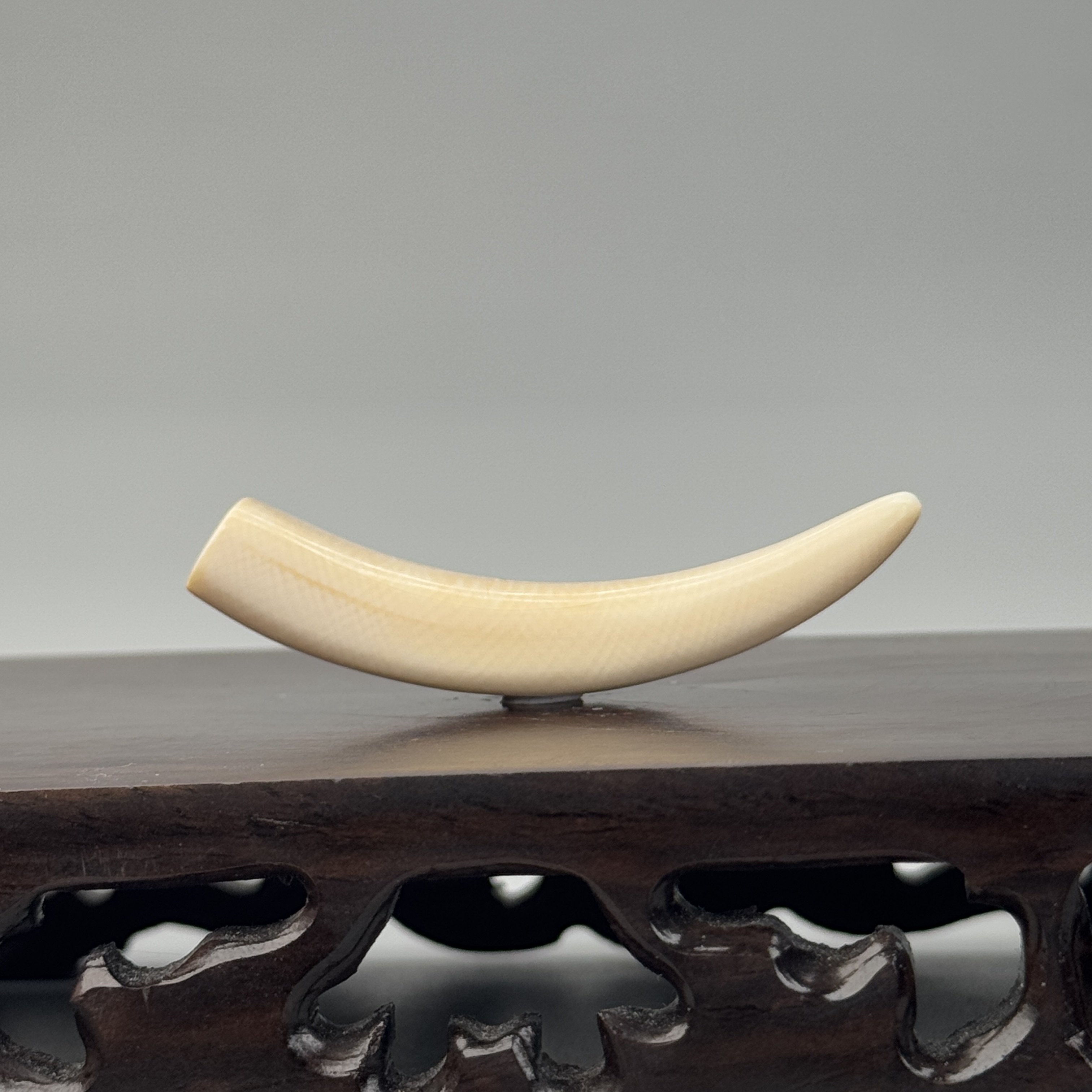 DEZHI/德志6.3g纯肉牙尖54*13*8mm猛犸牙默认打孔配吊坠绳K321