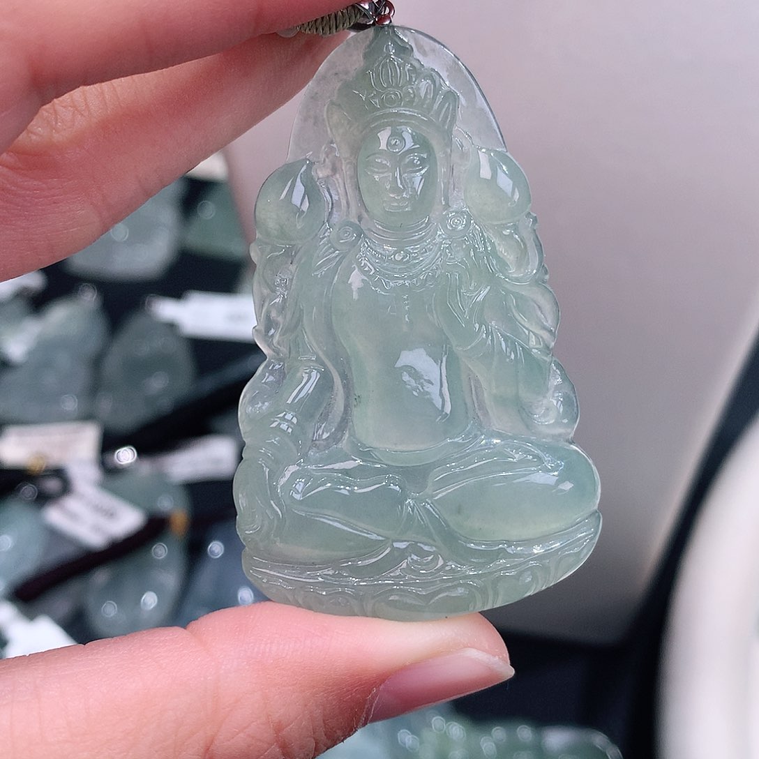 颈饰18K金镶嵌翡翠冰晴底度母