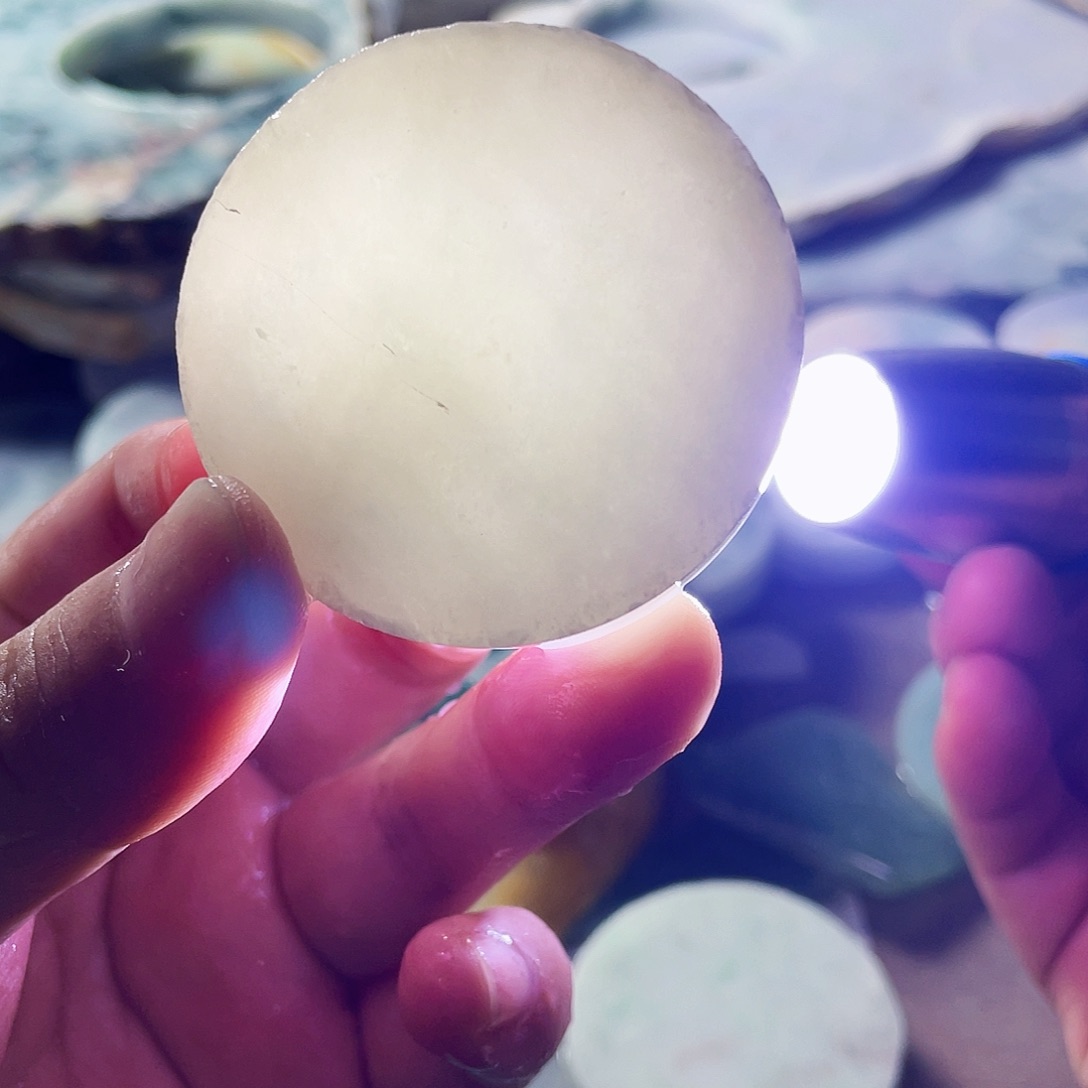 翡翠未镶嵌颈饰毛料99