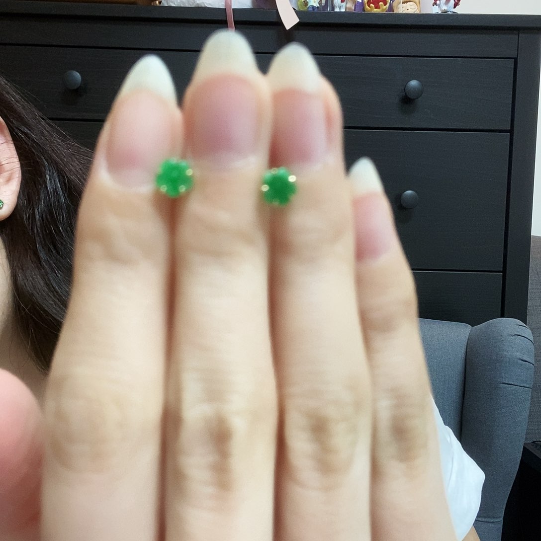 翡翠耳饰18K金镶嵌简单