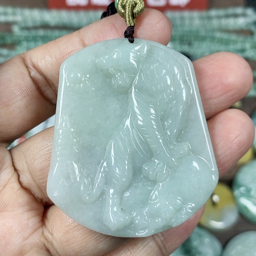 【闪购商品】翡翠颈饰未镶嵌玉吊坠翡翠玉上山虎牌