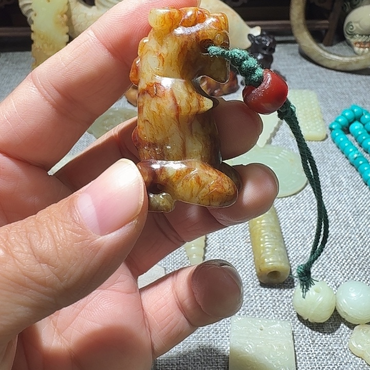 大***美和田玉（糖玉）未镶嵌颈饰