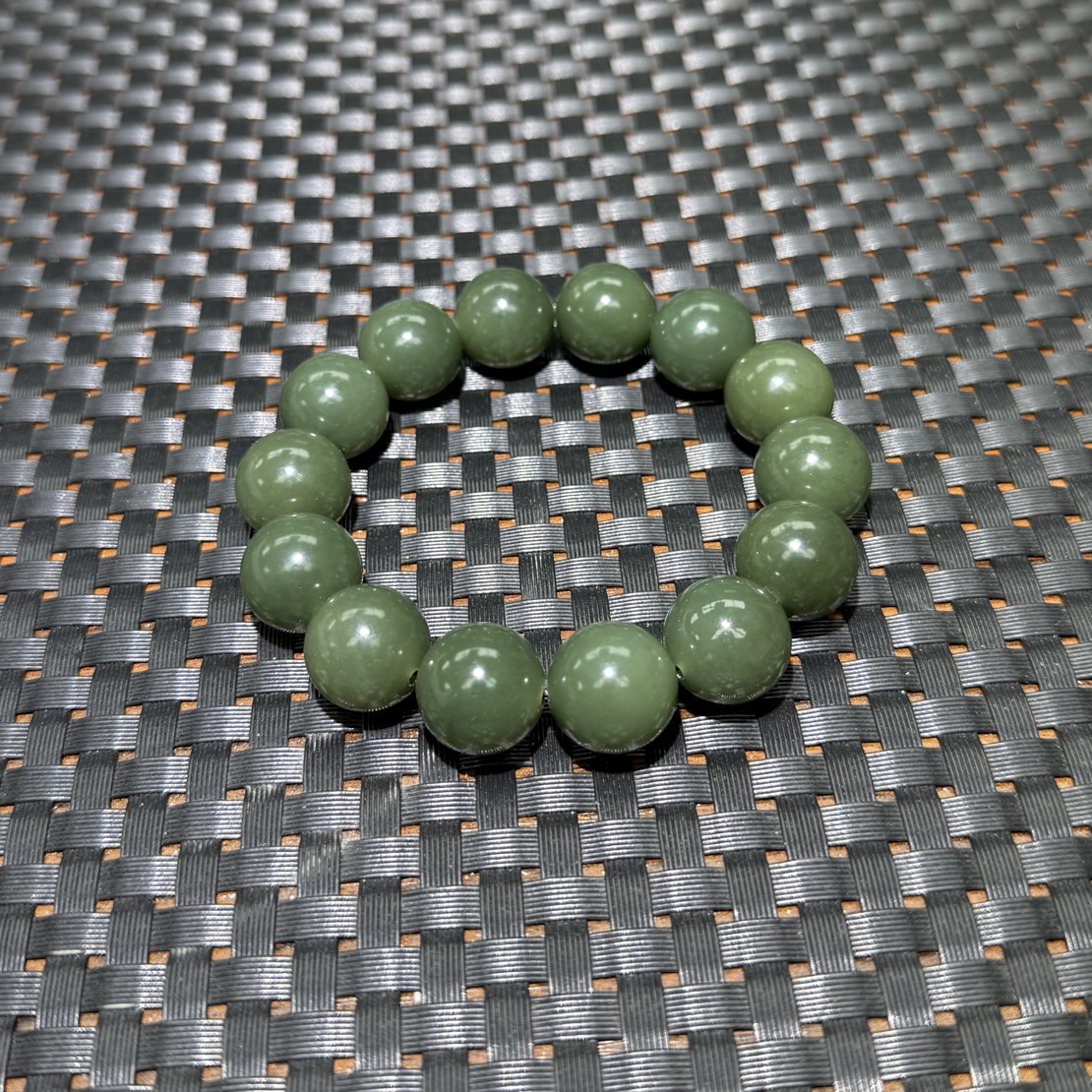 053新疆沙枣青16mm和田玉手串