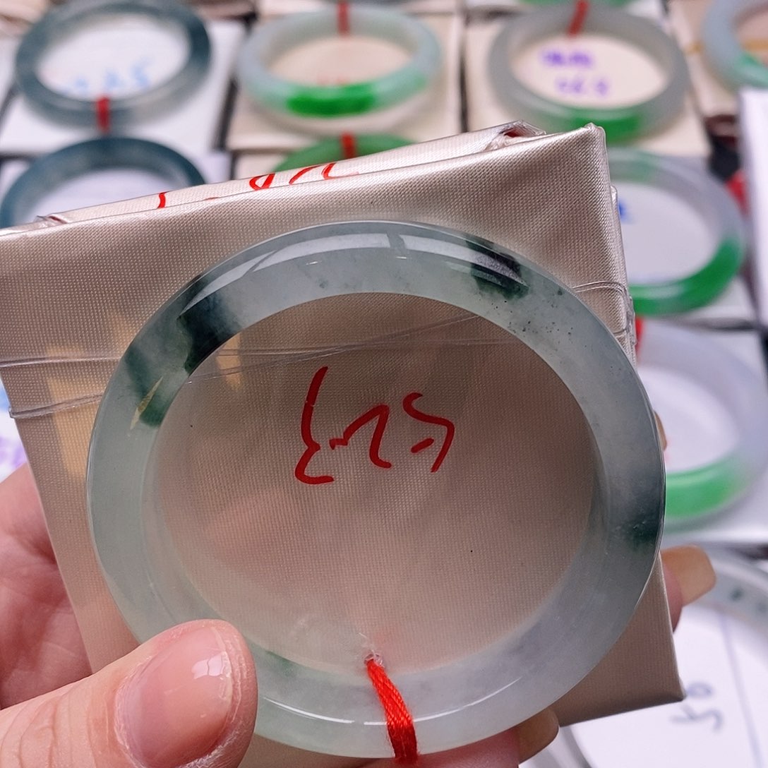 翡翠未镶嵌手镯52