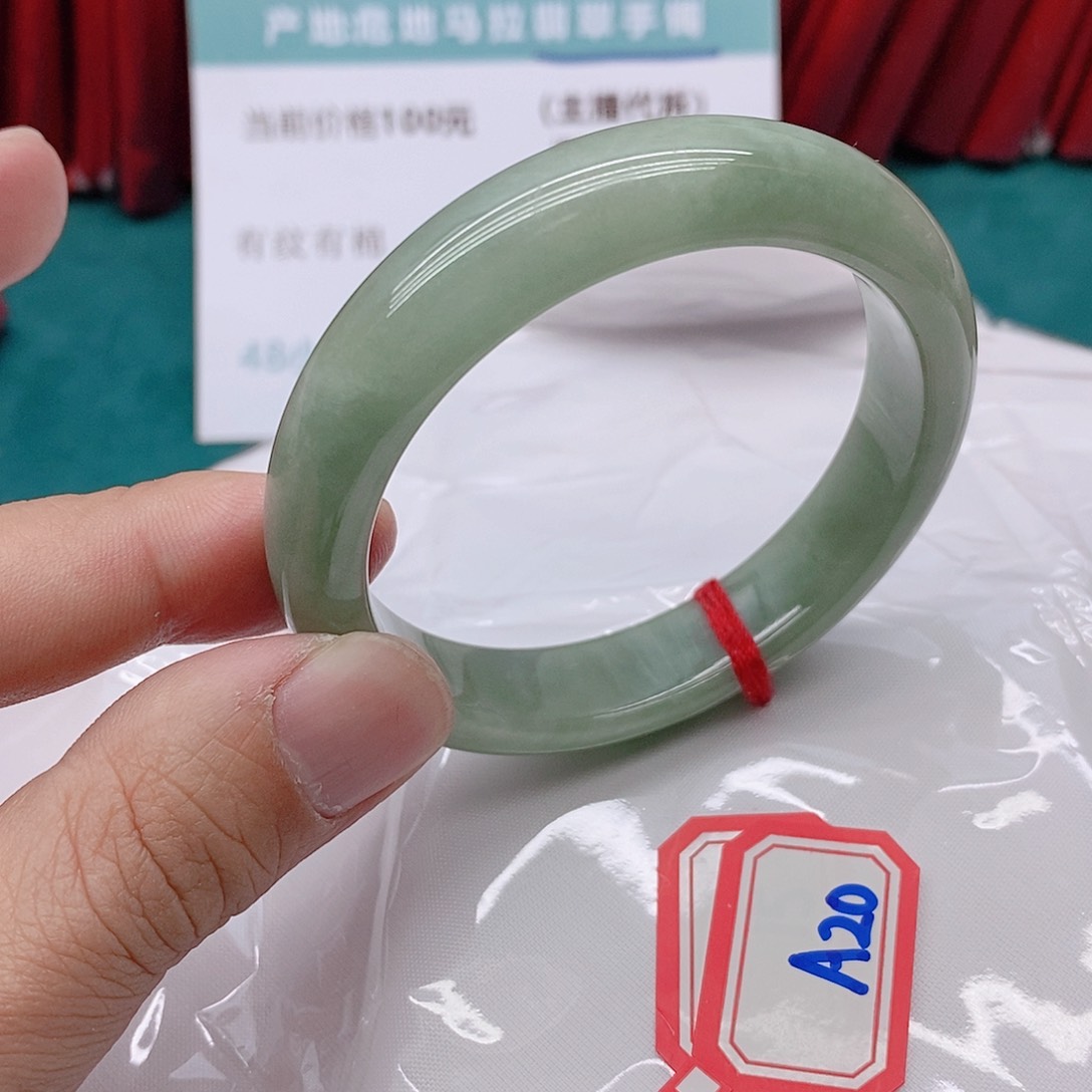 翡翠手镯未镶嵌指*坊A2000000