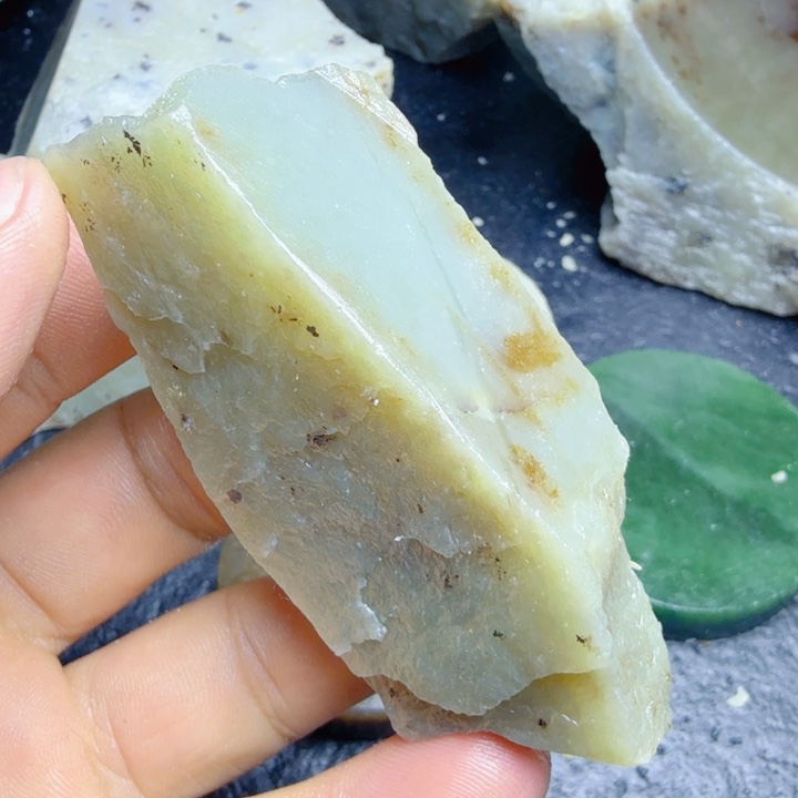 和田玉（糖玉）未镶嵌珠宝奇石