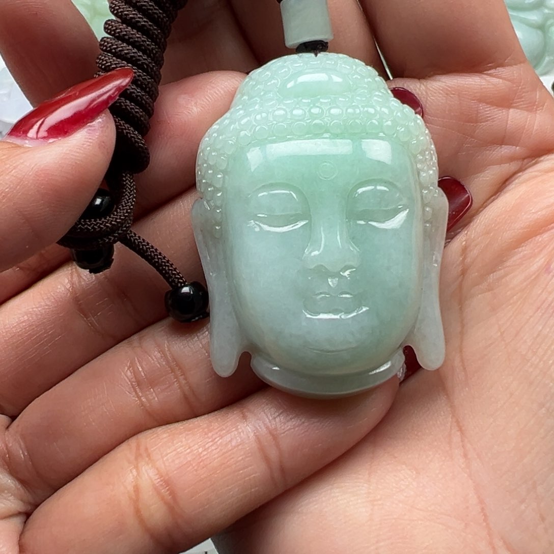 翡翠颈饰未镶嵌佛头