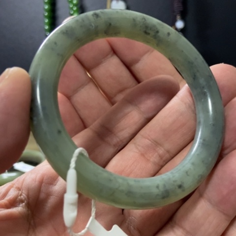 和田玉手镯未镶嵌圈口56.8